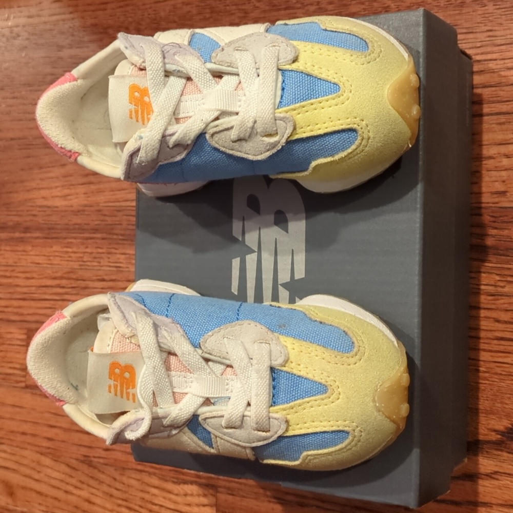 New Balance Retro size 6